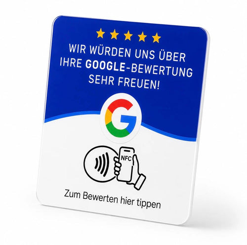 Google Bewertungskarte mit NFC, freigestellt vor hellem Studiohintergrund, Vorderseite mit fünf Sternen, Google-Logo und Tipp-Symbol