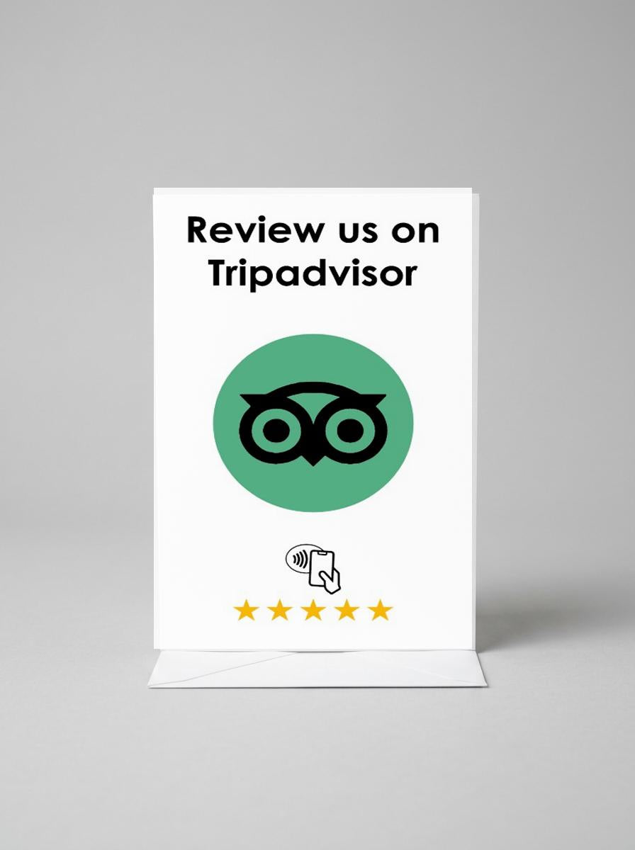 NFC Plattformkarte Motiv Tripadvisor freigestellt vor hellgrauem Studiohintergrund